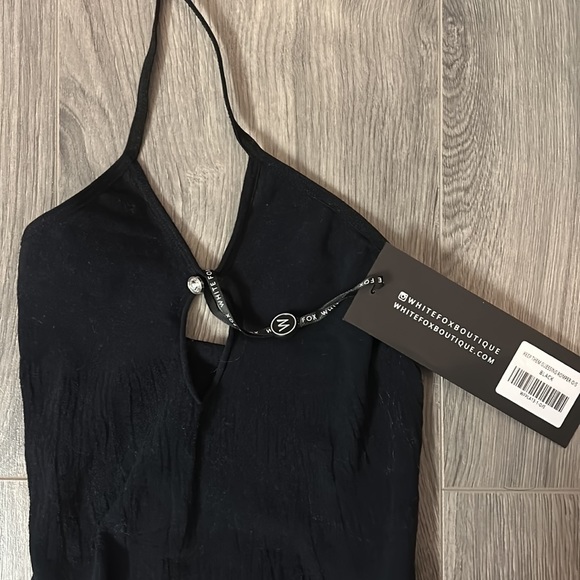 WhiteFox “keep them guessing” romper - Picture 5 of 5